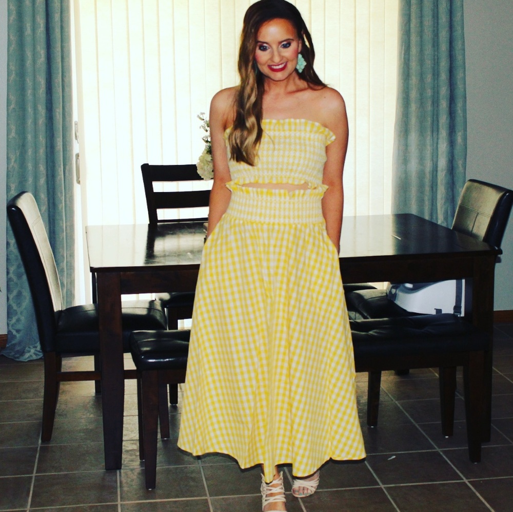 Matching skirt set - Picture 2 of 4